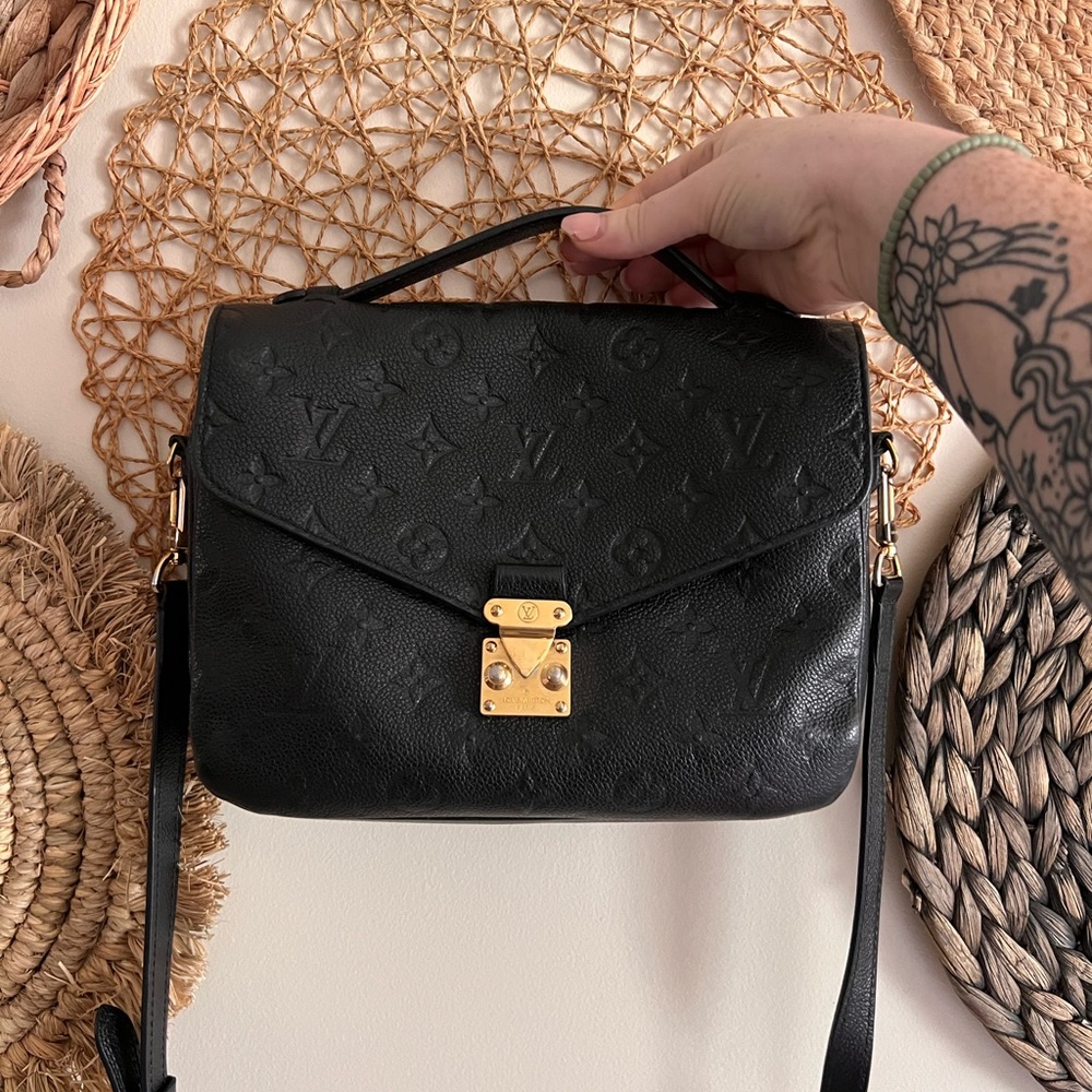 Métis Pochette LV
